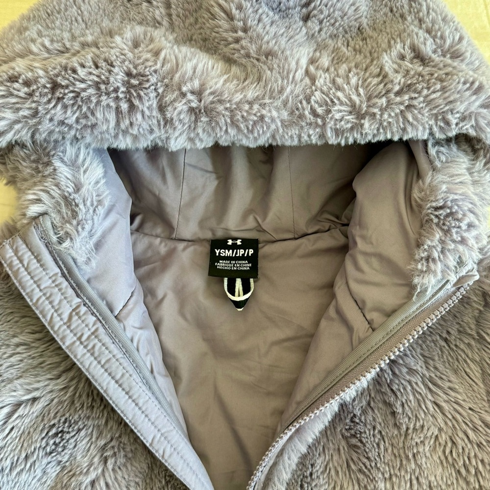 Under Armour Purple Fur Jacket - EC - Youth Small - Picture 3 of 3